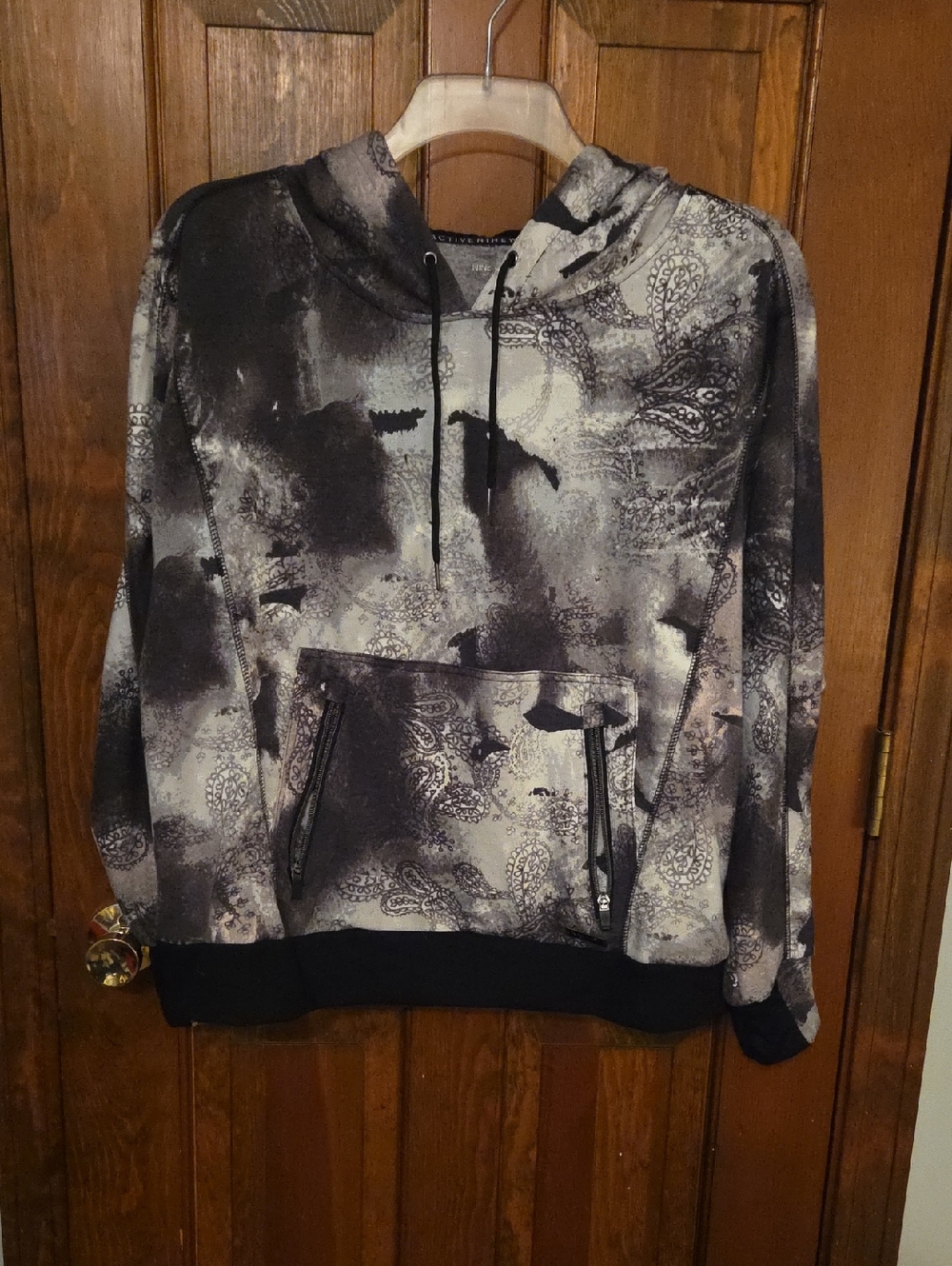 Nine West Active Gray and Black Patterned Hoodie